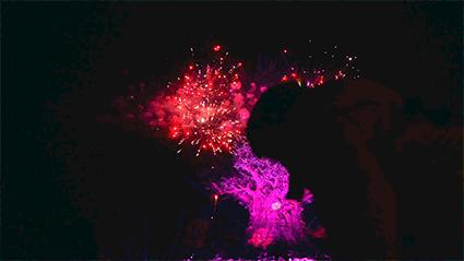 郑州灯展好玩的地方,郑州春节晚上打铁花