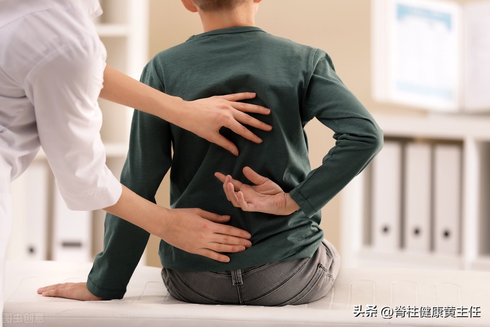 肩膀连着手臂后背痛怎么回事,肩膀痛但又摸不到痛哪里怎么回事