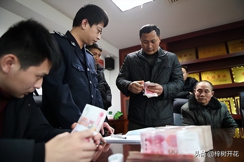 公司发工资经常推迟值得待下去吗,公司发工资延期是缺钱了吗