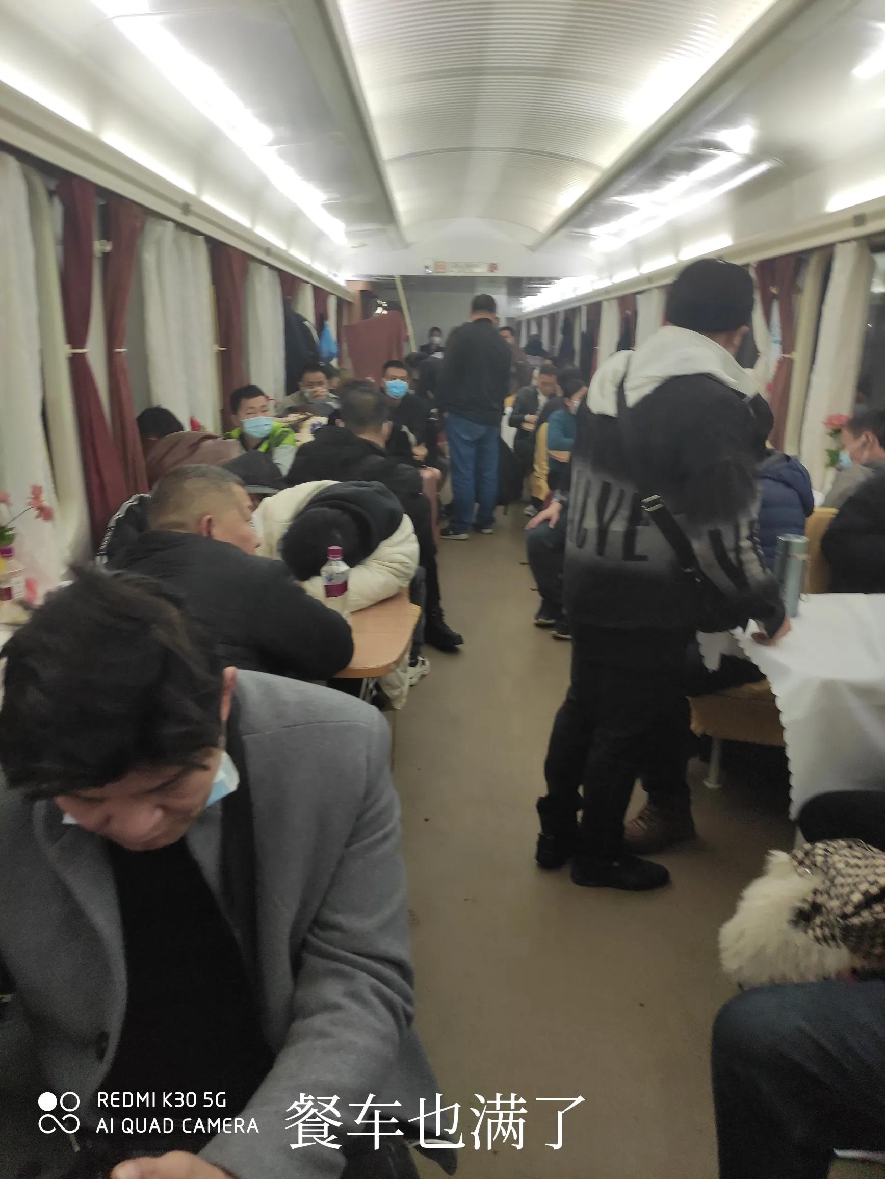 火车上小孩发烧找谁,火车上发烧孩子