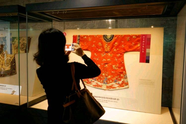 何处觅江南？苏丝《觅色——服饰里的江南色彩》待君来