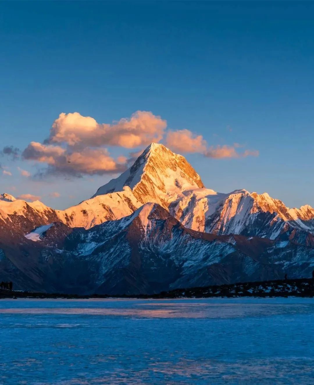火出了圈,甘孜文旅局长化身侠客火出圈
