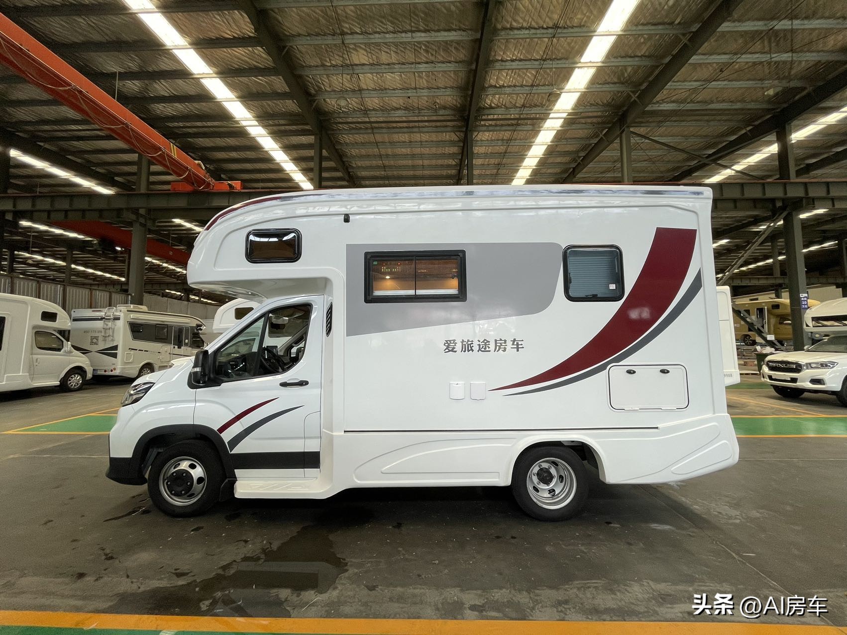 退休后逐梦旅行开啥车？夕阳红2号，精装修2室一厅，真适合老年人