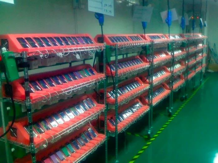 美国苹果吃肉中国企业喝汤，印度越南也凑热闹，中国制造怎么办？