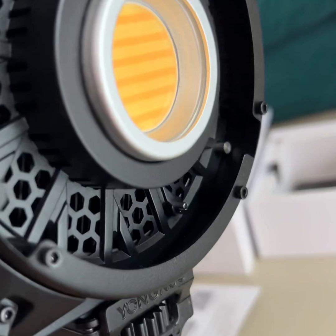 永诺lux200和lux100pro对比,永诺lux100与pro