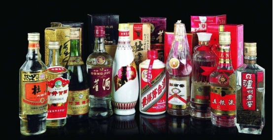 买纯粮食白酒怎么看瓶上标志,买酒时只要有什么标识才是正品酒