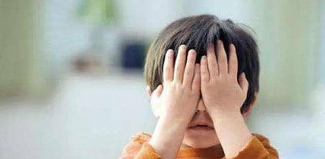 5岁小孩突然喊脚疼,地铁上小孩喊妈妈原视频