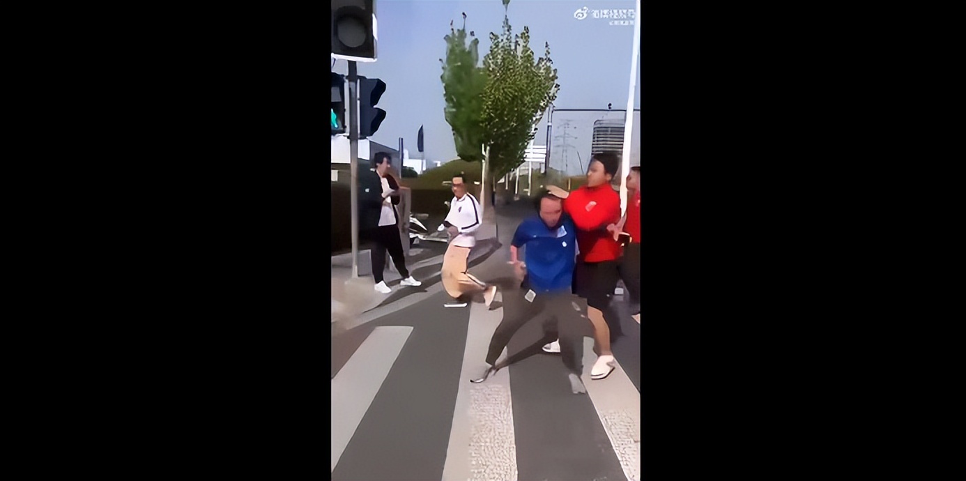 足球联赛爆发大规模冲突,足球联赛突发暴力事件