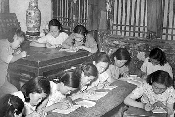 嫖娼决不能合法！新中国禁娼运动，是如何把娼妓从“鬼”变成人？