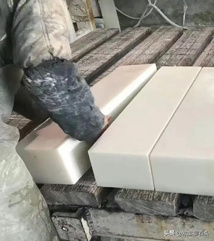 汉白玉和白玉的鉴别,碳酸盐质玉是什么玉折射率1.57