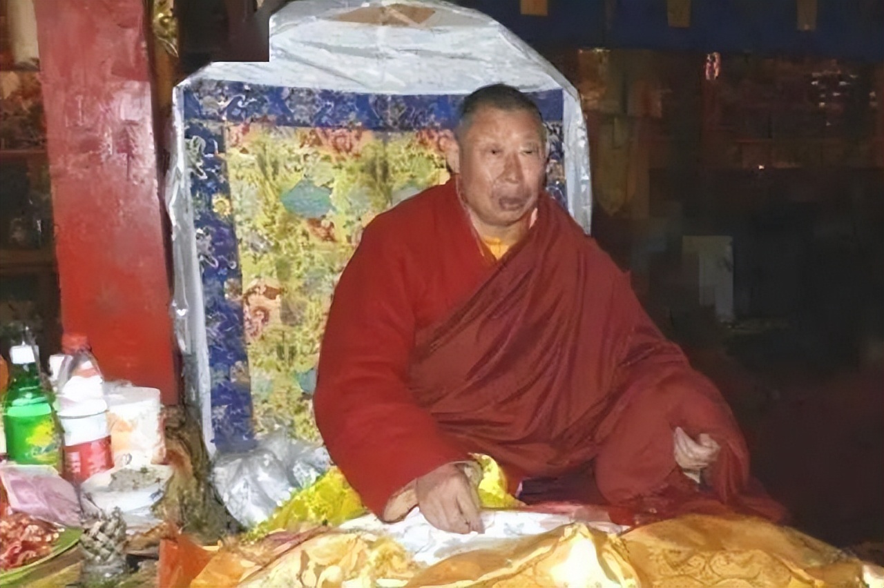 故事：假活佛王兴夫：敛财2亿，行骗数名女弟子，夜住五星级酒店