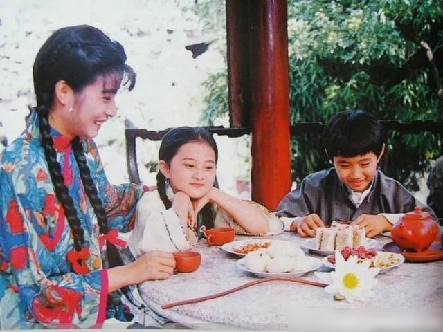 为什么金铭不和撒贝宁在一起,金铭和撒贝宁现状