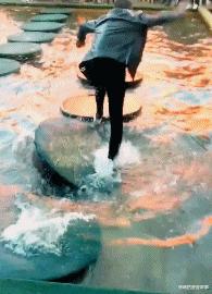 “女友闺蜜深夜约我看海，该注意啥？”