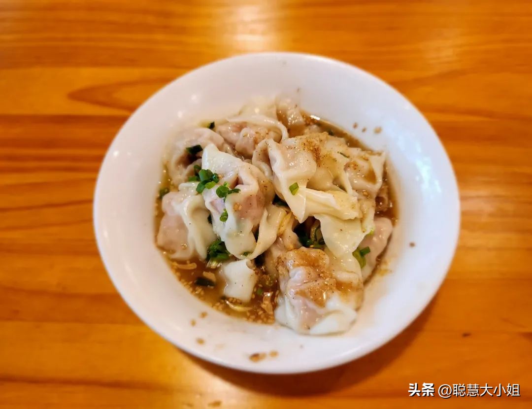 去这条充满松弛感的“小马路”，慵懒地溜达一天才是正经事