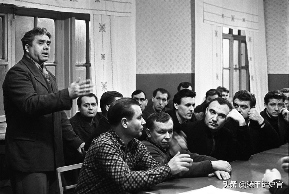 亚速钢铁厂员工,亚速钢铁厂当地工人