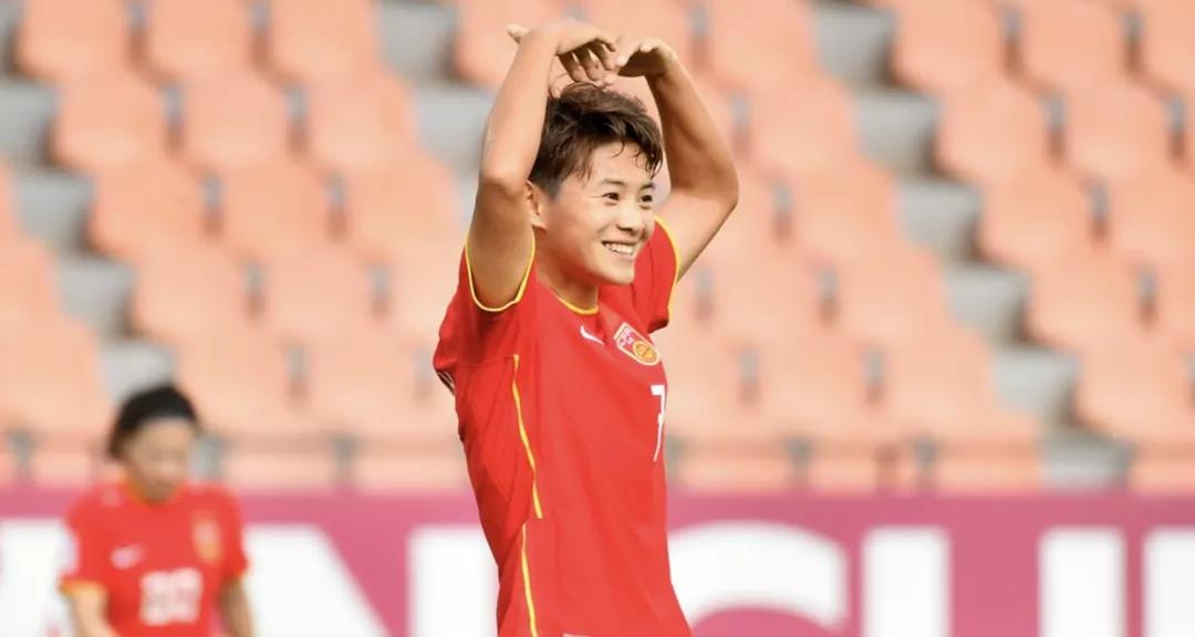 首位五大联赛进球的中国人,她是中国足球的骄傲