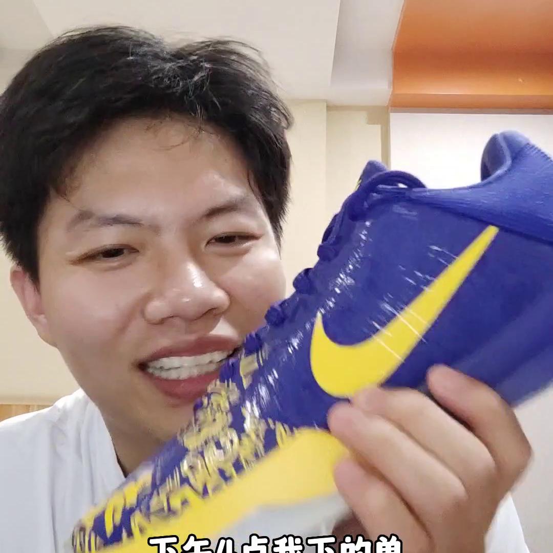 科比上脚复刻科比5代,科比五和科比六哪个更值得入手