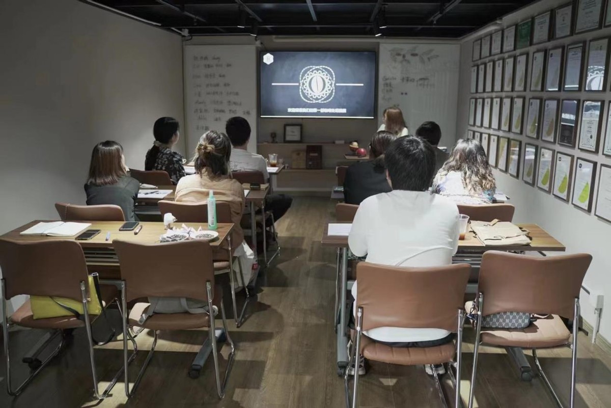 我,90后,酷爱咖啡,为了咖啡事业从银行裸辞去沪飘,累并快乐着