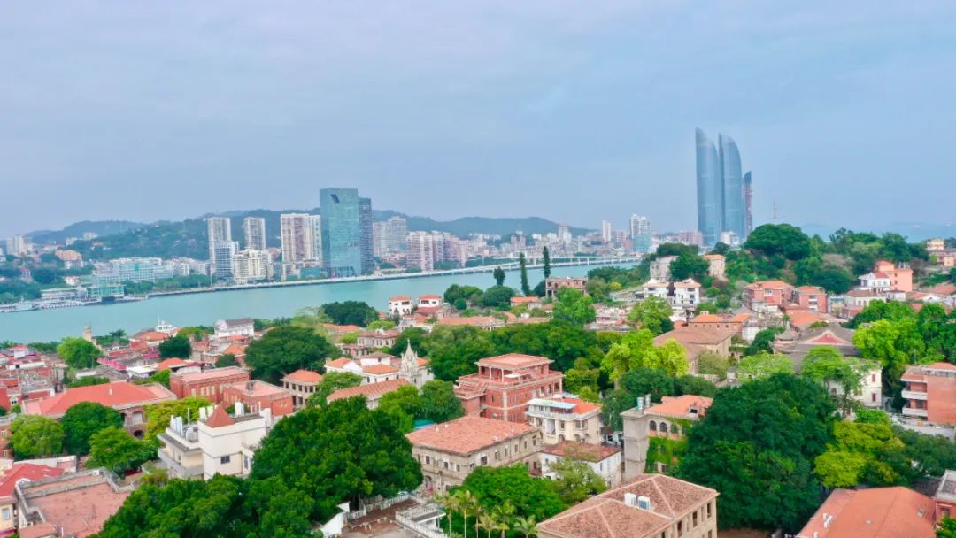 居停中国第四家华尔道夫酒店，奢享美味佳肴，开启鹭岛新玩法！