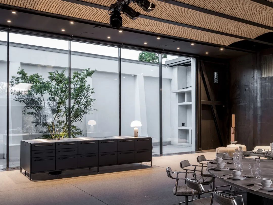 设计工作室车库改造,车库设计成图书馆