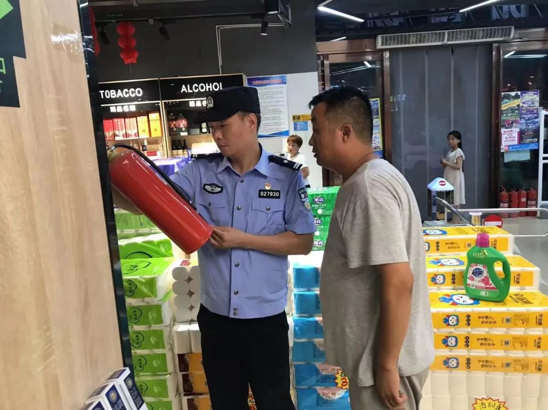 夏季治安打击整治“百日行动”丨尽锐出战!河南洛阳公安全力开展夏夜治安巡查宣防第二次集中统一行动