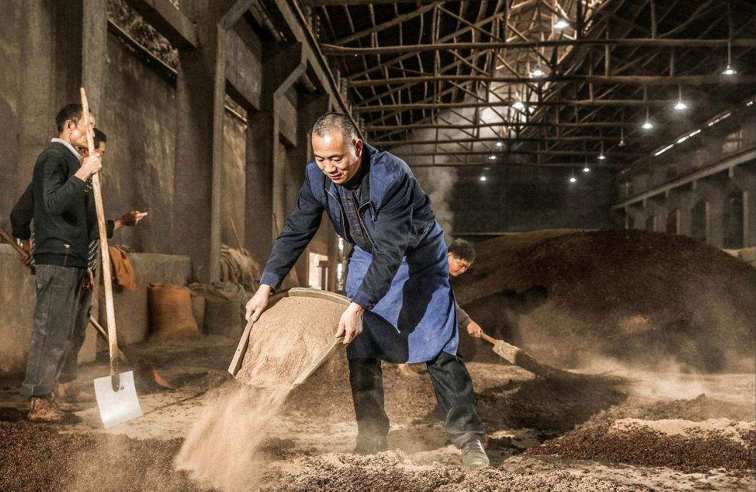 茅台镇全国第一,中国茅台镇十大酱香酒厂好喝吗