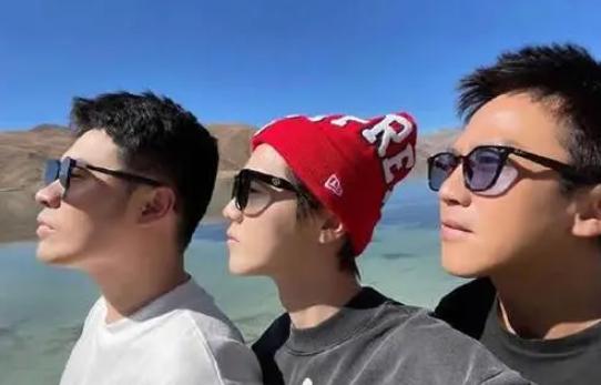 归国四子鹿晗关晓彤,鹿晗带关晓彤录五哈是哪一期