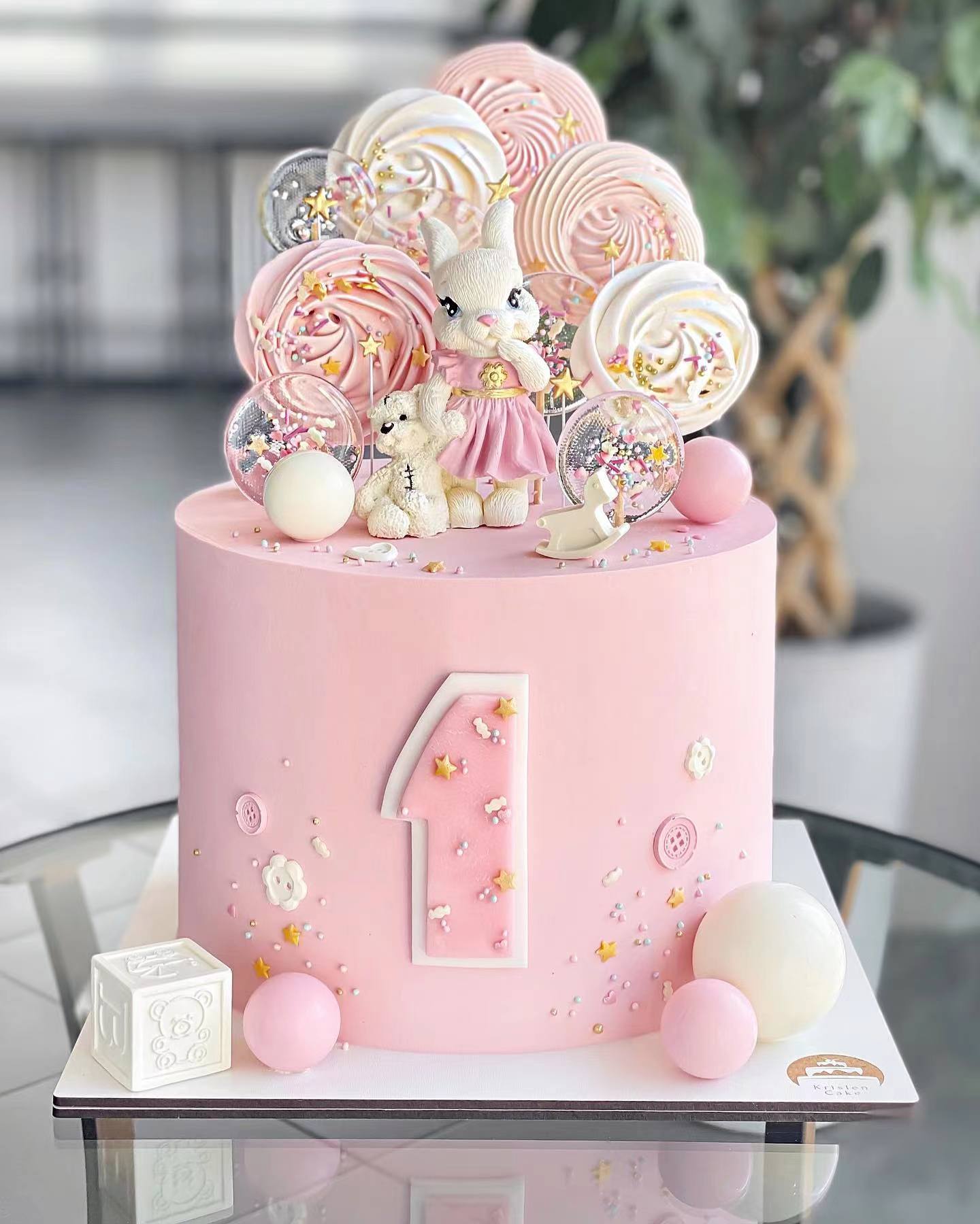 今天给大家做一款好看的蛋糕造型,美味又高颜值的蛋糕造型充满创意