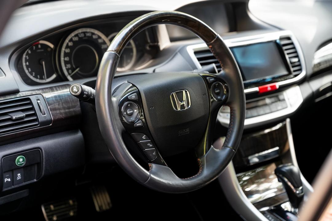 买高配家用车，送V6发动机——9代雅阁3.0LVTI尊贵版