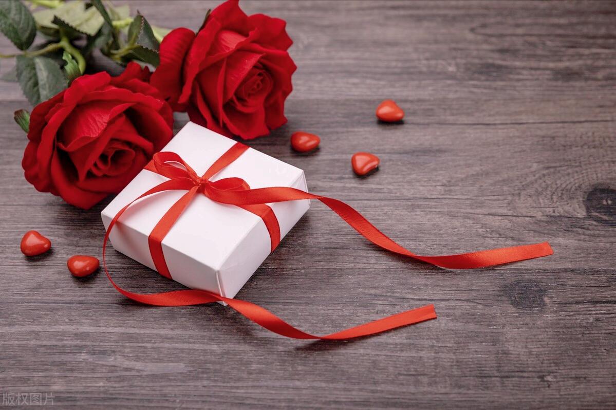 情人节送男朋友什么礼物推荐,情人节送大牌礼物还是实用礼物