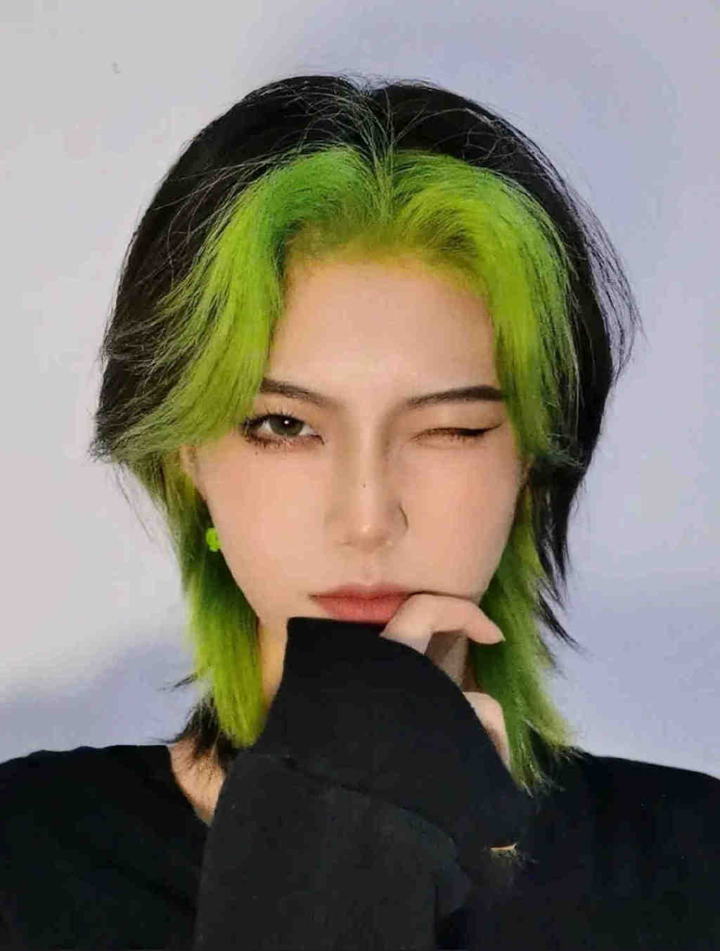 法式刘海漂染蓝色,法式八字刘海染什么色好看