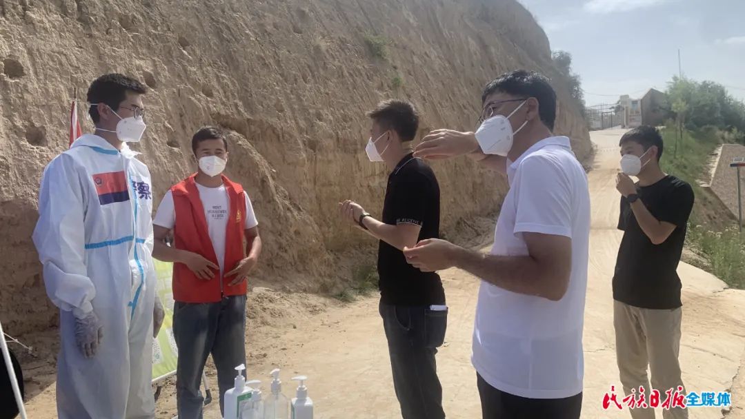 疫线慰问暖人心凝心聚力抗疫情,在抗疫斗争中凝聚团结奋进伟力