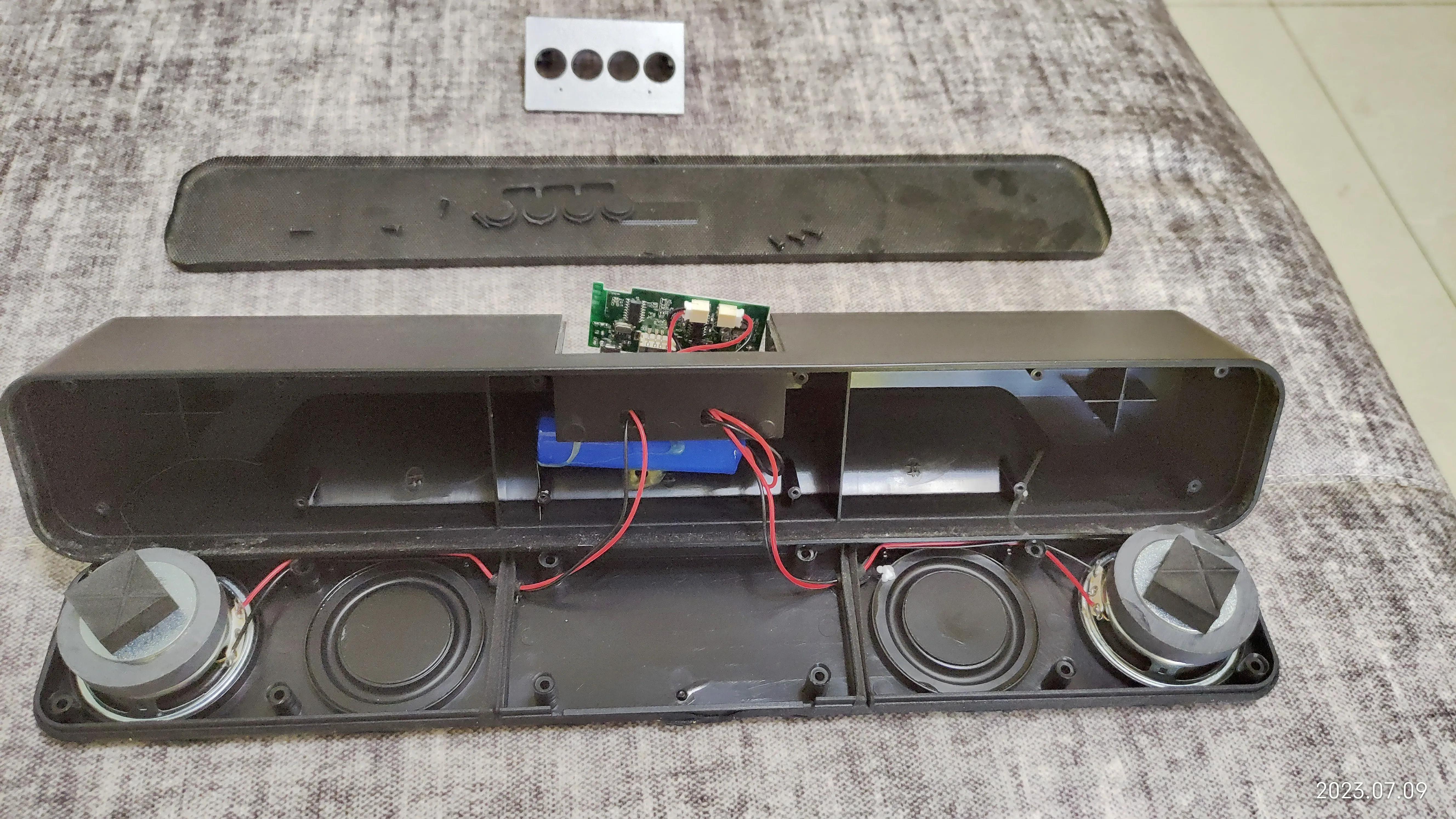 拆解各种小蓝牙音箱,时钟蓝牙音箱拆解