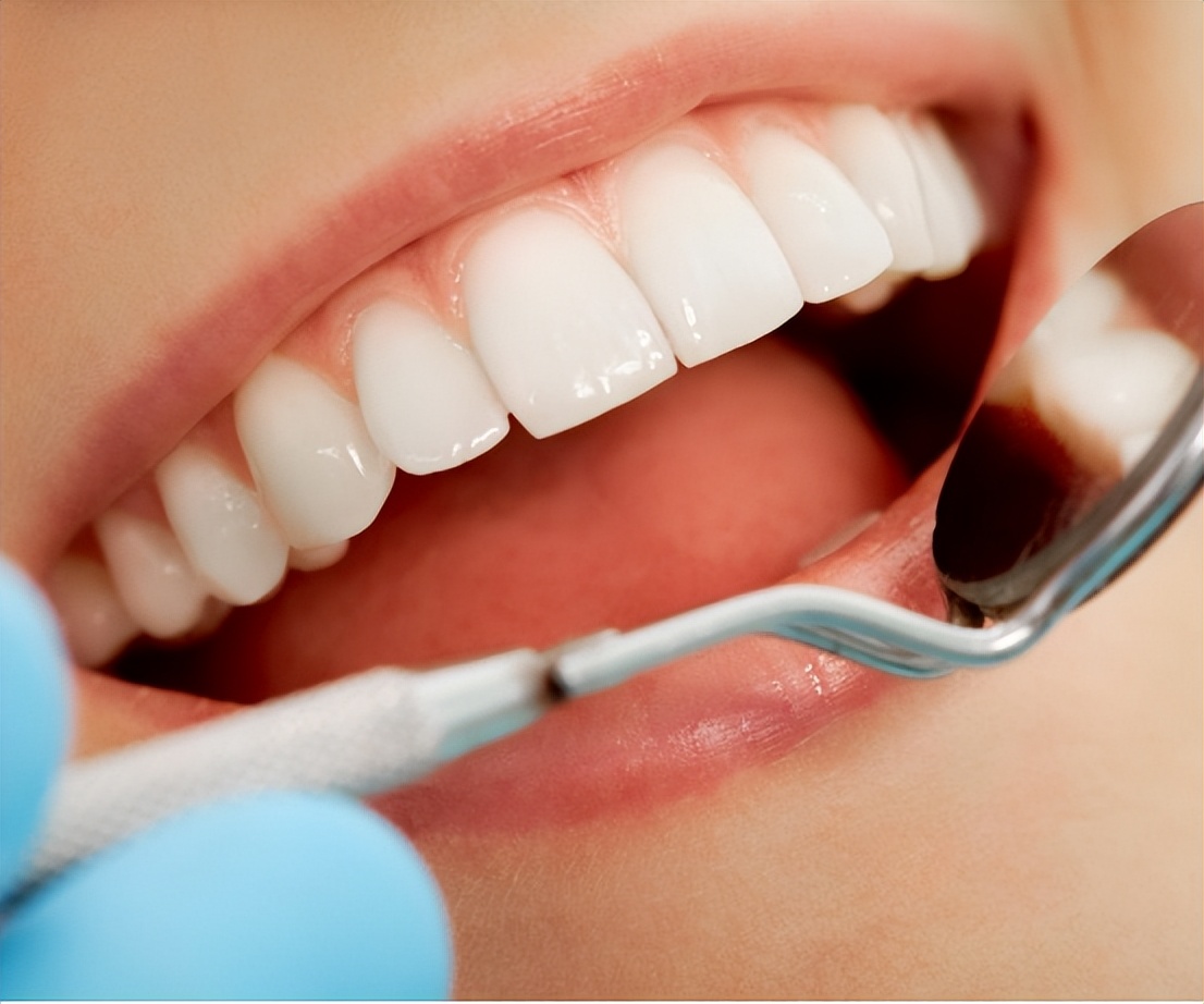 让牙齿变白的几种刷牙法,牙齿又黄又臭教你一招刷牙