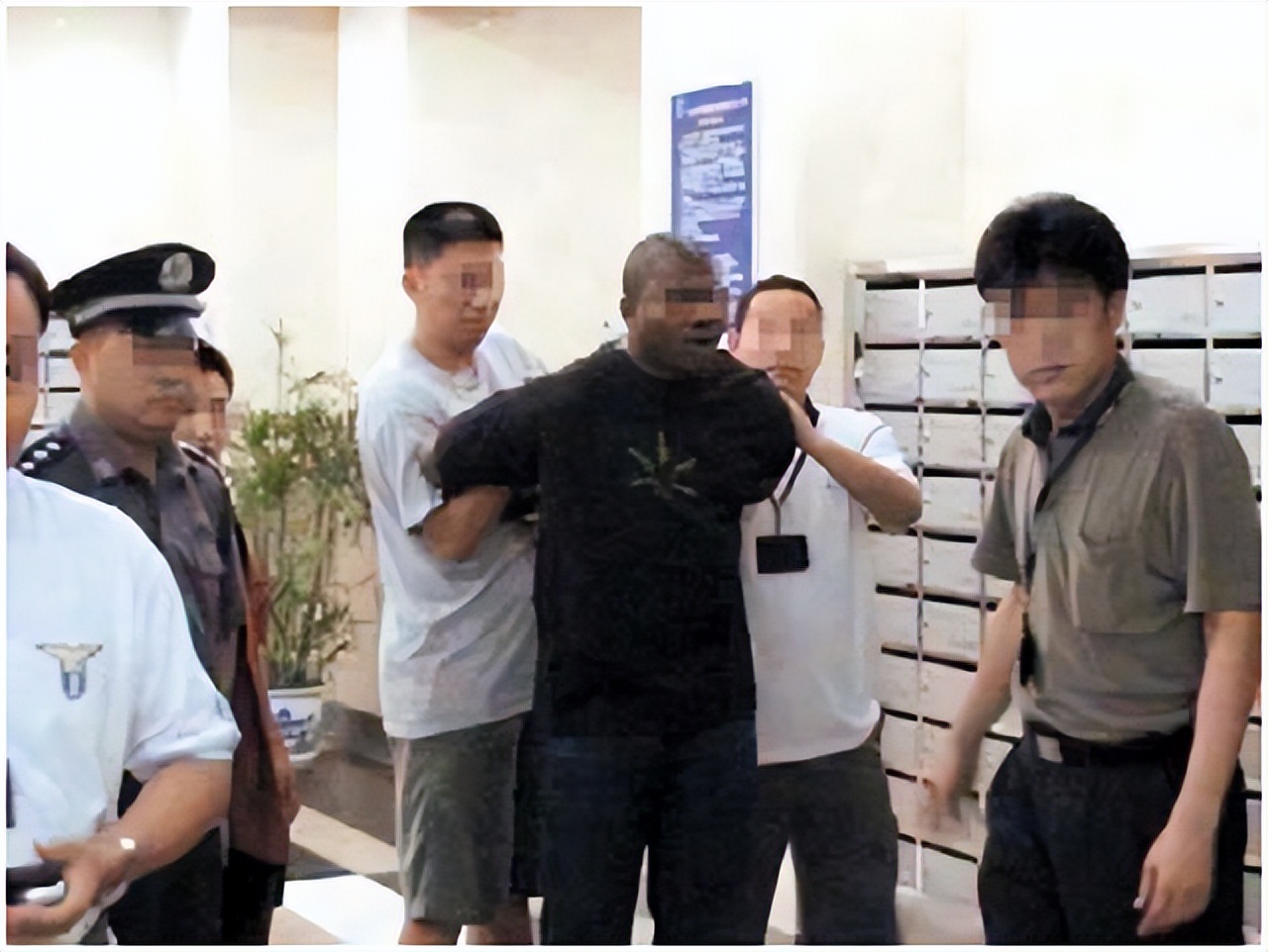 广州黑人泛滥，“黑二代”随处可见，如何治理？日本做法值得借鉴