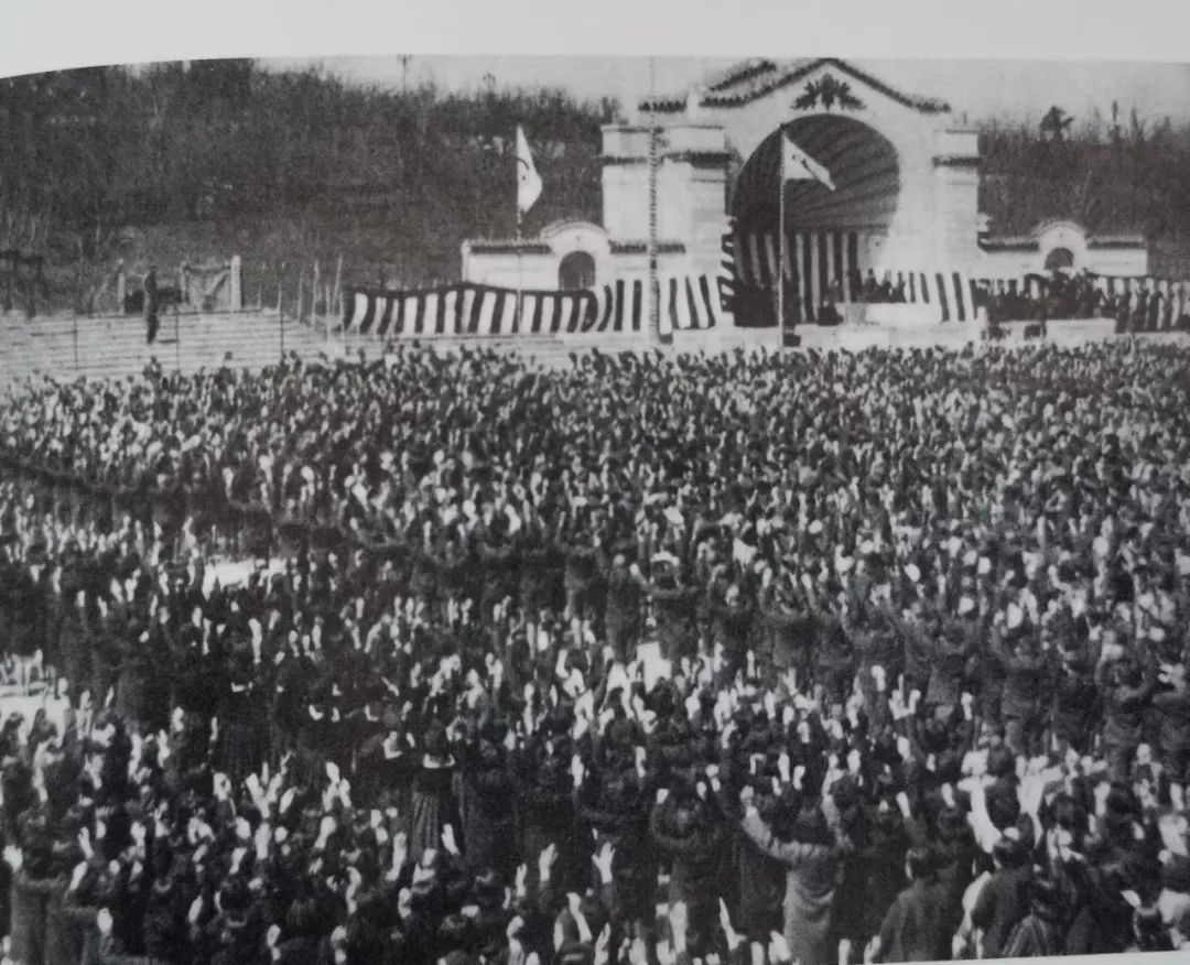 鍔冲姩鍏洯鐏溅澶翠綋鑲插満,婊￠搧