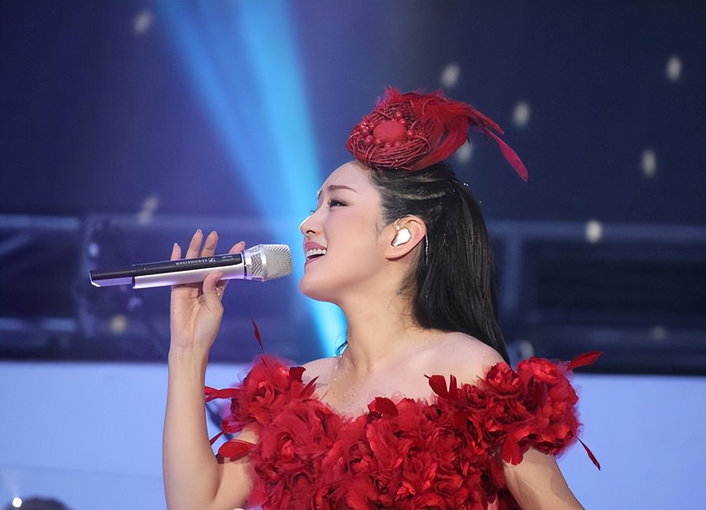 分手的26年后，赖文峰出狱乡下结婚度日，杨钰莹的选择令人心疼