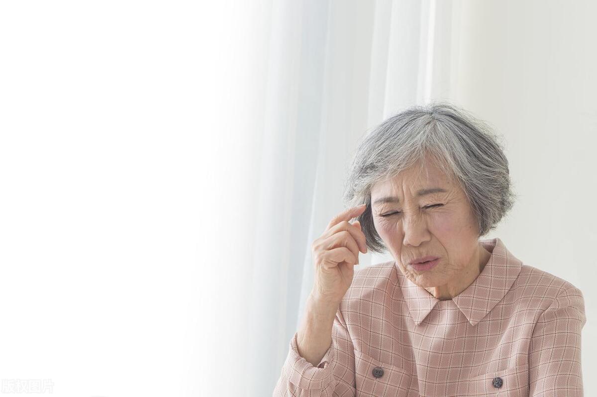 在儿子家照顾七年，儿媳让我出去工作，我直言：凭什么让我挣钱