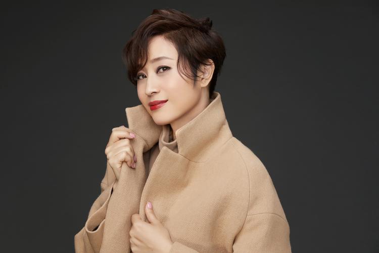 15位惊艳了时光的女港星,陪伴我们长大的12位女港星