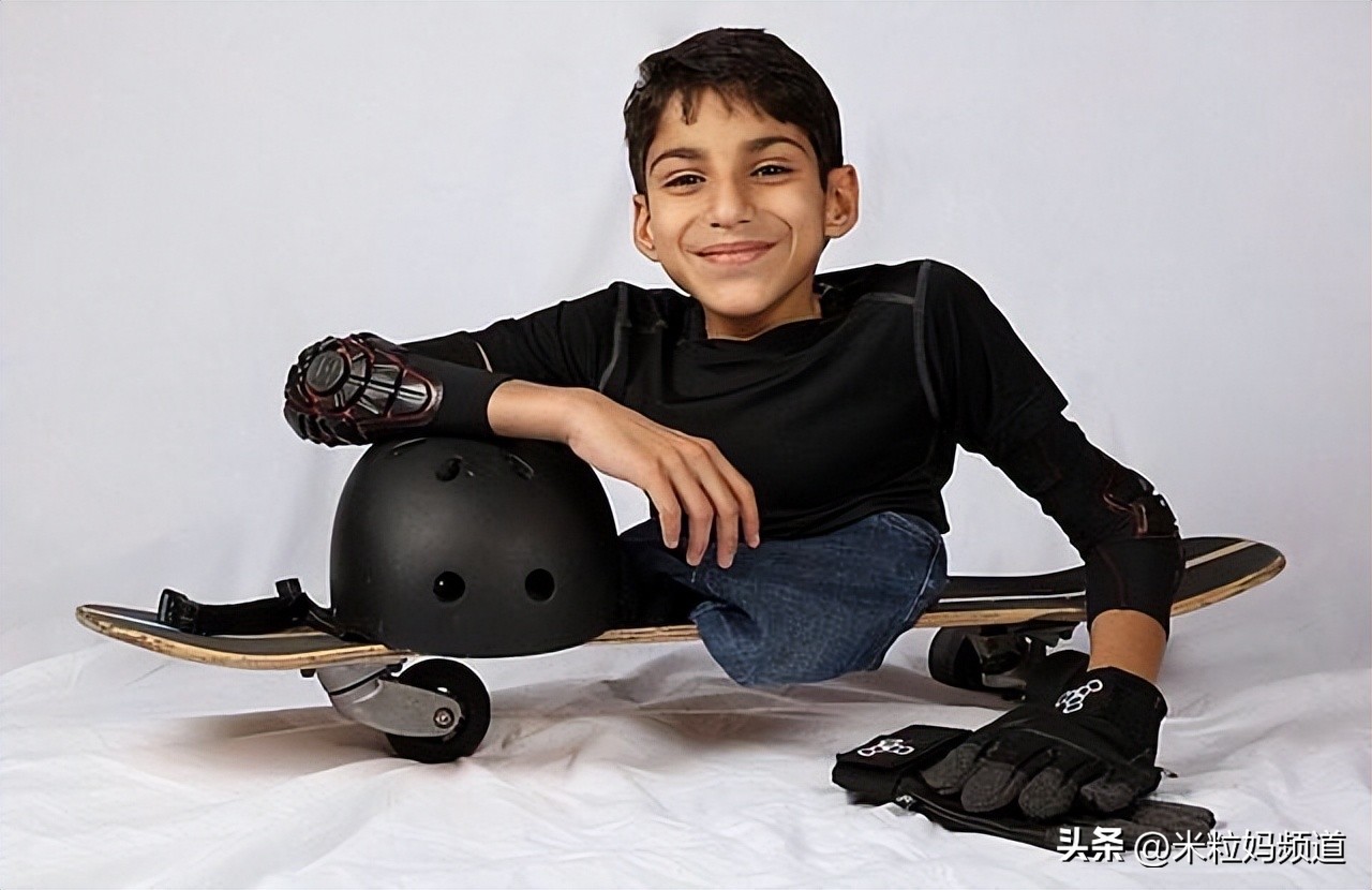 世界杯卡塔尔开幕式重要人物,卡塔尔半身男孩背后故事