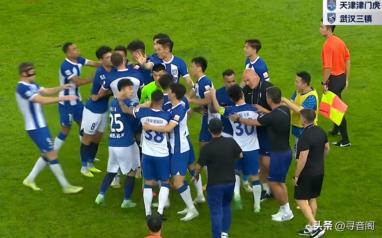 济南已经开始禁止评标专家建聊天群，中国足球裁判也应该禁群