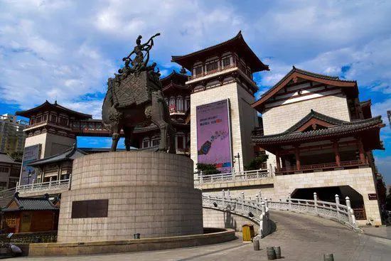 想低调但实力不允许！自带光环的大唐西市，咋一手好牌打得稀烂？