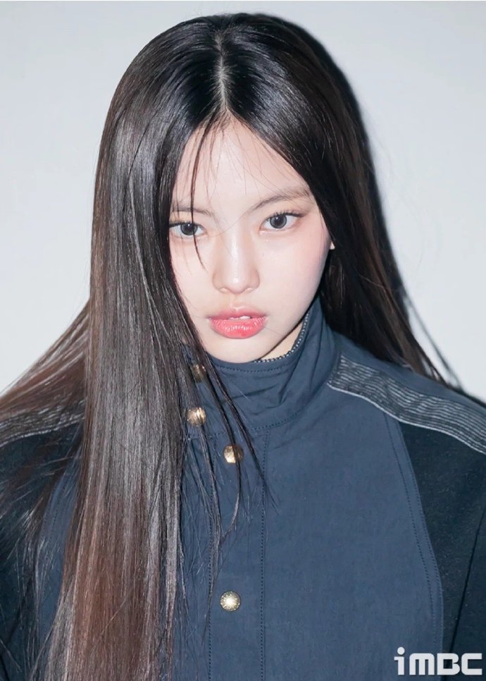 闊╁浗濂冲洟鐖辫眴绌胯。,闊╁浗濂冲洟鐖辫眴绾㈡绀兼湇