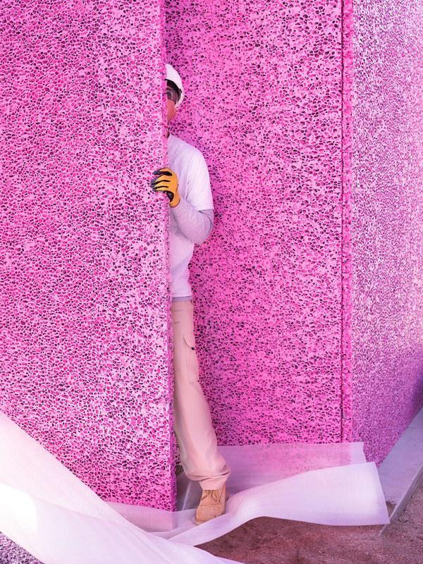 泡沫铝夜间效果图片,泡沫铝透光效果图