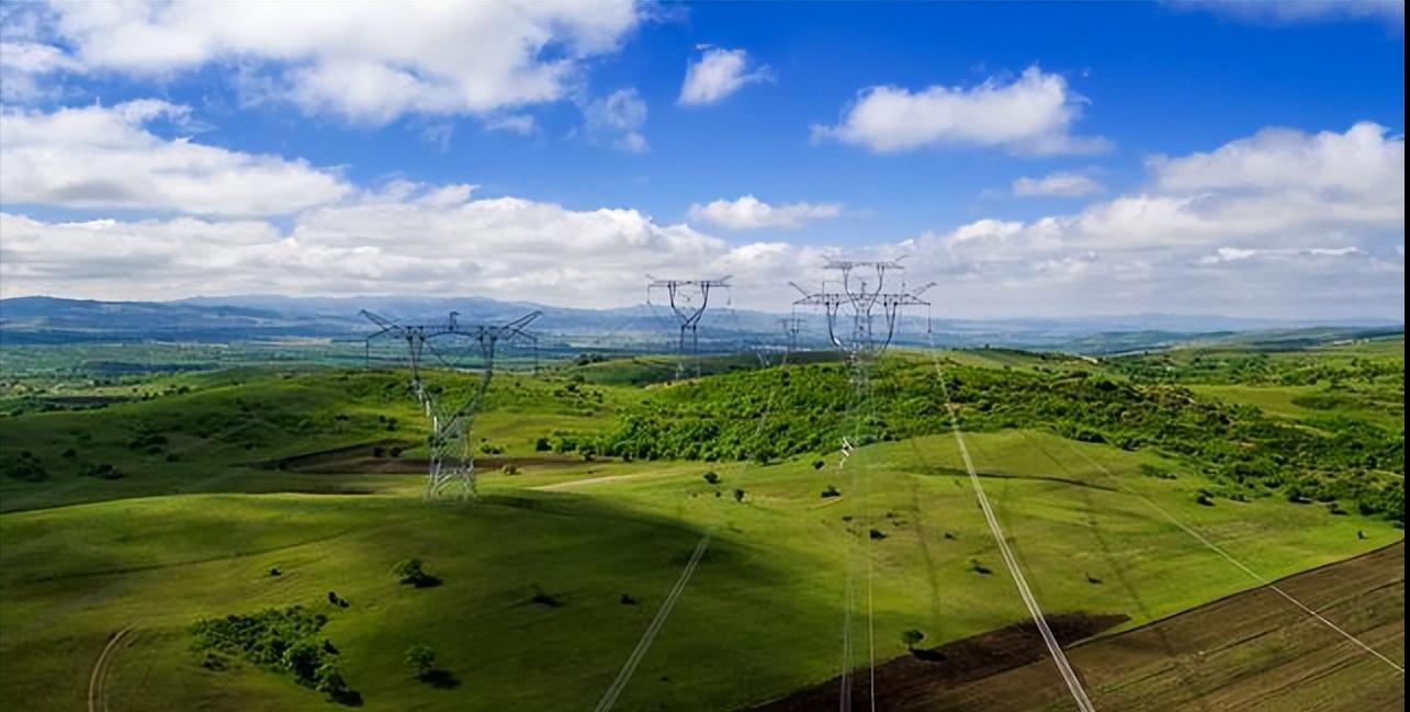 蒙古国距离中国的呼和浩特市多远,蒙古国离中国多少公里