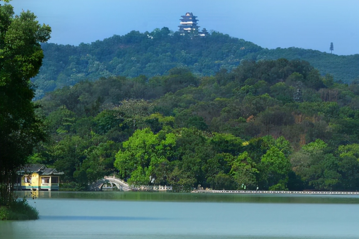 杜甫的三绝句全文解析,杜甫人生最难的七律
