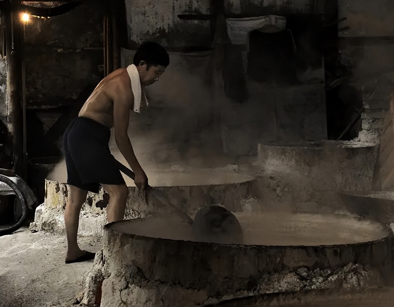 清朝时，几个四川农民凿了口千米深井，直接影响了世界历史的发展