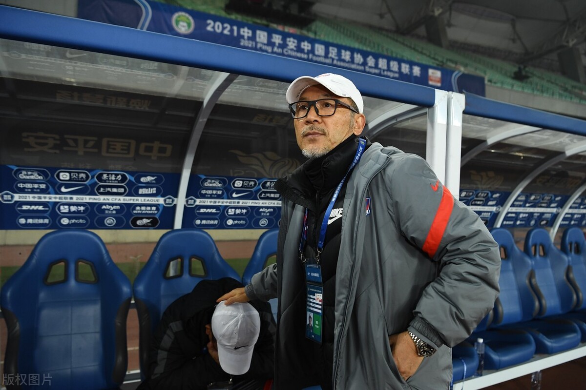 重庆足球引援最新消息,重庆新帅球队最新消息