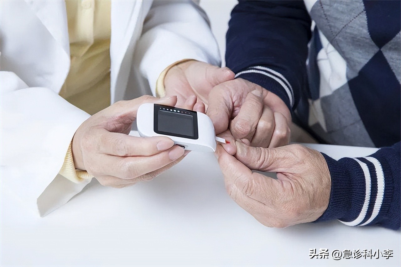 肾衰会小便次数多尿少吗,肾衰前兆