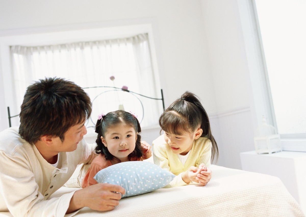 女儿被别人说丑怎么怼回去,女儿嫌弃妈妈长得丑怎么教育